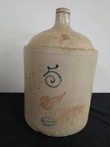 lot 2 image: Red Wing 5 Jug