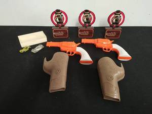 lot 94 image: Vintage Cars & Gun Set