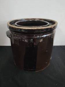 lot 6 image: Old Crock