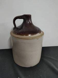 lot 7 image: Old Jug