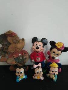 lot 39 image: Collection of Mickey and Minnie Mouse Items