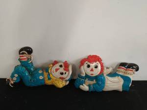 lot 41 image: Raggedy Anne & Andy Wall Mounted Dcor