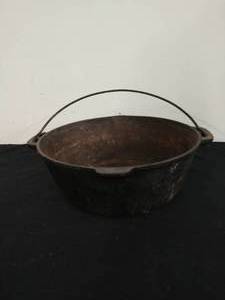 lot 13 image: Cast Iron Kettle