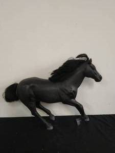 lot 16 image: Large Horse Toy