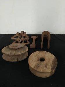 lot 70 image: Pulley and Parts