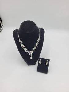 Leaf Necklace and Earring set. New