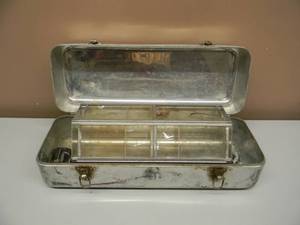 lot 1 image: VINTAGE 1950s ROLL-A-TRAY ROTATING TRAY TACKLE BOX - UPPER MIDWEST MFG. CO. MINNEAPOLIS MINN. - AWESOME COLLECTORS PIECE - NICE - APPROX 18L 7D 7H - SEE PICTURES