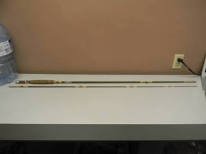 lot 4 image: VINTAGE THE ANGLER ST. CLAIR MICH. NO. 88 AV-8 2PC ROD  - VERY COOL PIECE - NICE - SEE PICTURES
