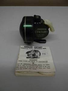lot 8 image: VINTAGE JOHNSON CENTURY MODEL 100B SPINNING REEL WITH PAPERWORK - GREAT COLLECTIBLES - NICE - SEE PICTURES