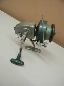 lot 12 image: VINTAGE DAISY & HEDDON 236 LIGHT SPINNING REEL - NICE, VERY COOL PIECE - SEE PICTURES