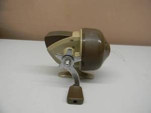 lot 27 image: VINTAGE K-MART QUALITY STAR DRAG SPINCASTIND REEL - COOL OLD SCHOOL PIECE - SEE PICTURES