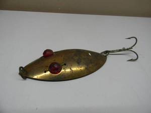 lot 34 image: VINTAGE COPPER RED EYE MUSKIE ORIGINAL FISHING LURE - HOFSCHNEIDER CORP. - GREAT PIECE - SEE PICTURES