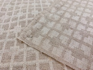 lot 56 image: 5 YD. Bolt of Linen Fabric Trinity Pattern