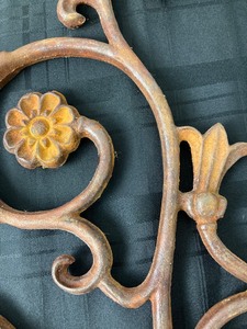 lot 23 image: Vintage Decorative Iron Scrolls