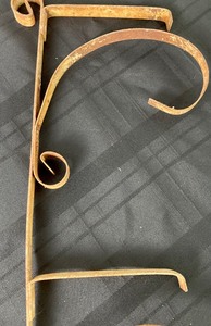 lot 24 image: Four Vintage Decorative Metal Brackets