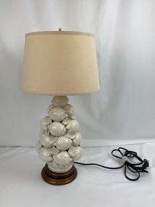 lot 29 image: Lovely Table Lamp Featuring Many Ceramic Lemons