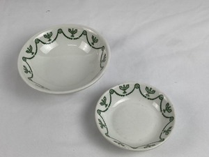 lot 64 image: Mid-Century Green & White Syracuse St. Elmo China