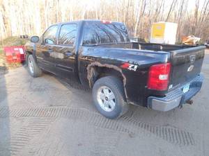 2008 Chevy Silverado 1500 Crew Cab 4x4 Truck with Hiniker Snow Plow