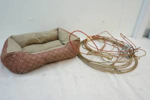 pet bed with lead