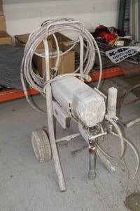 lot 701 image: Commercial Paint Sprayer, Contractor Spray Gun, Hose