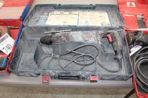 lot 740 image: Bosch Bulldog Xtreme Hammer Drill, Plastic Case