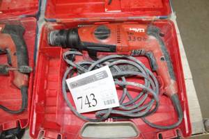 lot 743 image: Hilti 327620 TE 2-S Hammer Drill, Plastic Case
