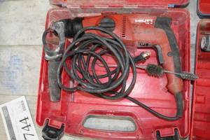 lot 744 image: Hilti 327605 TE 2 Hammer Drill, Plastic Case