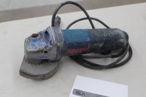 lot 758 image: Bosch 1810PS 4-12 Angle Grinder