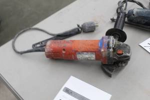 lot 750 image: Hilti 392567 4 DAG 450-D Angle Grinder