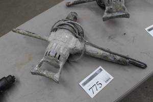 lot 775 image: 12 Heavy Duty Hammer Drill