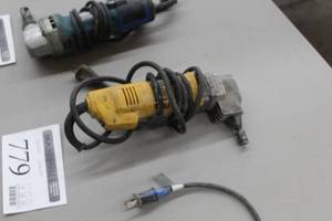 lot 779 image: DeWalt DW898 14 Gauge Nibbler