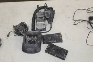 lot 828 image: Radio Equipment - Kenwood TK-380 UHF FM Transeiver, Kenwood KSC-19 Charger, Battery (x2), Power Cord