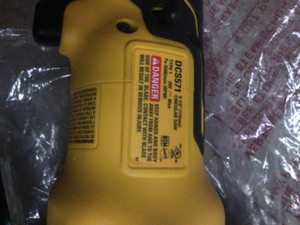 DEWALT ATOMIC 20-Volt MAX Cordless Brushless 4-12 in. Circular Saw (Tool-Only)