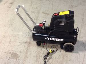 Husky 8G 150 PSI Hotdog Air Compressor&nbsp&nbspCustomer Returns See Pictures