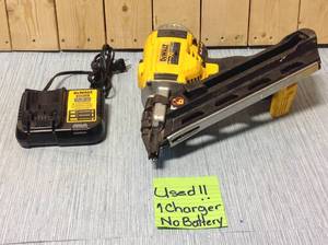 DEWALT 20-Volt MAX Lithium-Ion Cordless Brushless 2-Speed 30° Paper Collated Framing Nailer with Charger NO Battery USED&nbsp&nbspCustomer Returns See Pictures