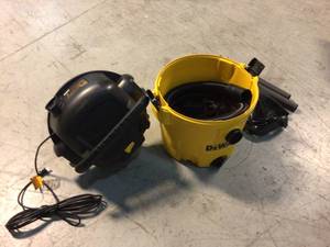 DEWALT 10 Gal. Poly WetDry Vac Customer Returns See Pictures