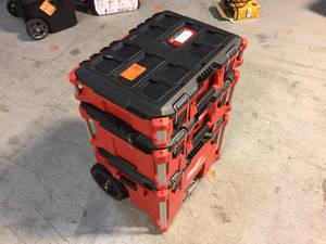 Milwaukee PACKOUT 22 in. Modular Tool Box Storage System Customer Returns See Pictures