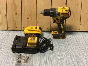 DEWALT 20-Volt MAX XR Cordless Brushless 12 in. DrillDriver with (1) 20-Volt 5.0Ah Battery, Charger &amp Bag Customer Returns See Pictures