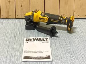 DEWALT 20-Volt MAX Cordless Brushless 4-12 to 5 in. Paddle Switch Angle Grinder with FLEXVOLT ADVANTAGE (Tool Only) Customer Returns See Pictures