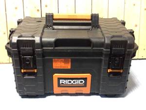 lot 8 image: RIDGID 22 in. Pro Tool Box, Black  PLEASE SEE PIC BROKEN DAMAGE 