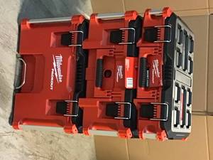 lot 16 image: Milwaukee PACKOUT 22 in. Modular Tool Box Storage System Customer Returns See Pictures
