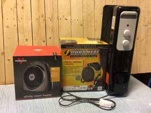 lot 26 image: MIX LOT OF SMALL HEATERS Customer Returns See Pictures