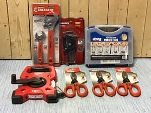 lot 65 image: MIX LOT OF TOOLS Customer Returns See Pictures