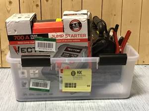 lot 95 image: MIX LOT OF VECTOR JUMP STARTER Customer Returns See Pictures