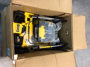 lot 34 image: DEWALT 21.5 in. 20-Volt MAX Lithium-Ion Cordless Battery Walk Behind Self Propelled Mower  NO BATTERY