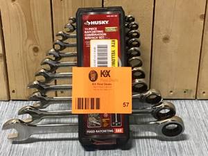 lot 57 image: Husky Ratcheting SAE Combination Wrench Set (11-Piece) Customer Returns See Pictures