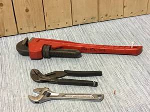 lot 69 image: MIX LOT OF TOOLS Customer Returns See Pictures