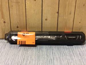 lot 71 image: Husky 20 ft. lbs. to 100 ft. lbs. 38 in. Drive Torque Wrench Customer Returns See Pictures
