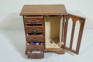 lot 38 image: Wood Jewelry Box with Jewelry