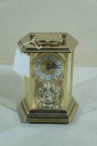 lot 42 image: Elgin Quartz Mantel Clock
